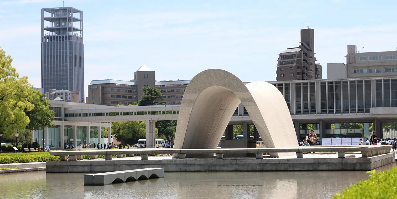 Die Gedenkstätte für die Opfer der Atombomben im Friedenspark in Hiroshima. Foto: pixabay