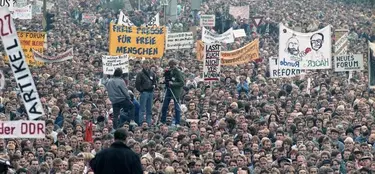 Demonstrationen bei der Friedlichen Revolution 1989. Foto: Bundesarchiv
