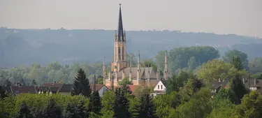 Malerisch am Rhein gelegen, ist die Erbacher Johanneskirche schon von Weitem sichtbar. Copyright: ZDF/Klaus Wahl