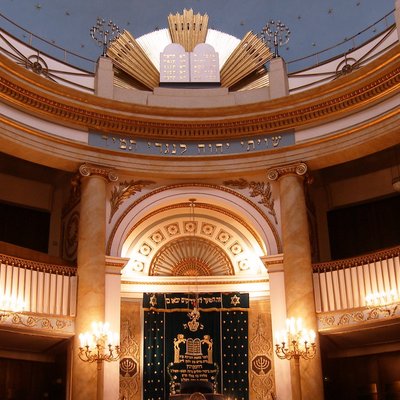 Der Wiener Stadttempel, die einzige erhaltene historische Synagoge Wiens, ist Zentrum der Israelitischen Kultusgemeinde. Foto: Dnalor o1 / Wikimedia