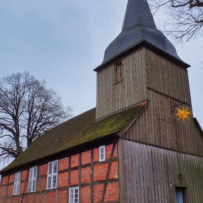 Die Kirche in Schmolde. Foto: Stiftung KiBa